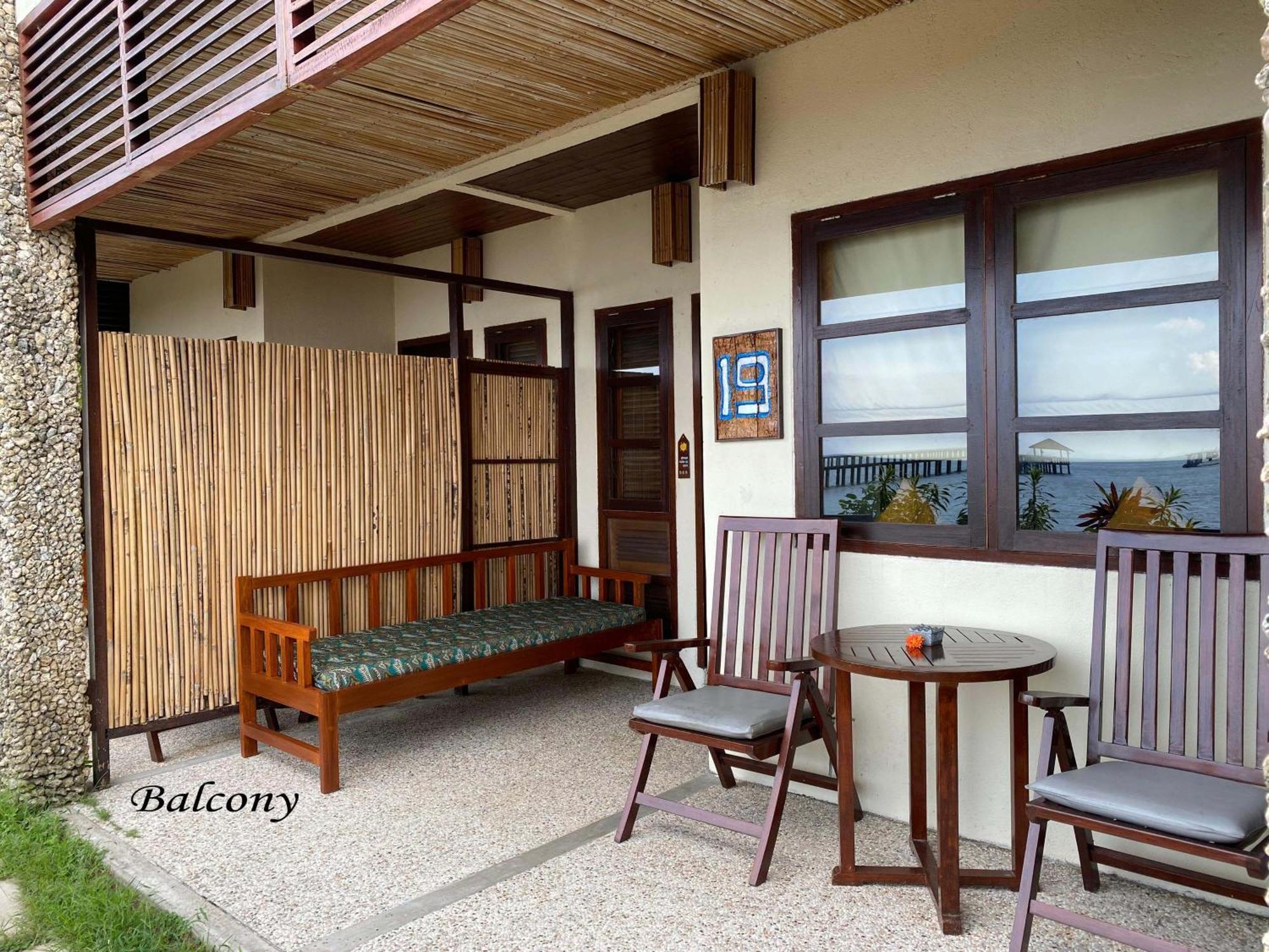 Hotel Cocotinos Manado Exterior foto
